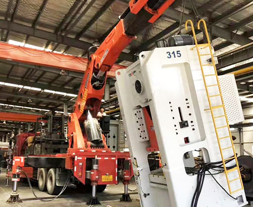 公安附近随车吊出租，轻松解决运输难题