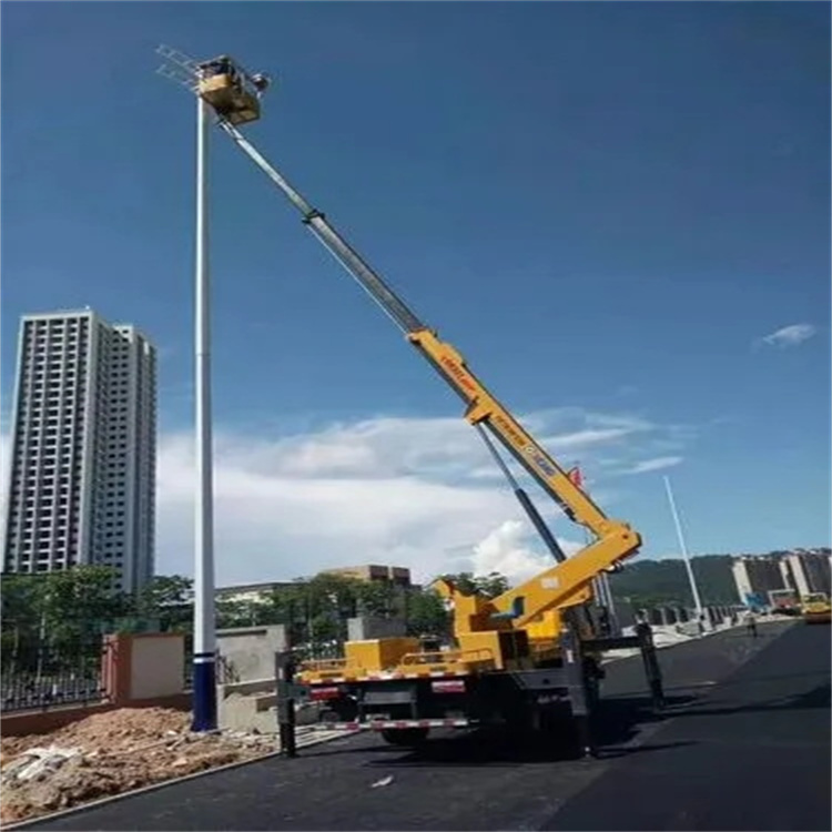 公安维修路灯的曲臂升降车出租