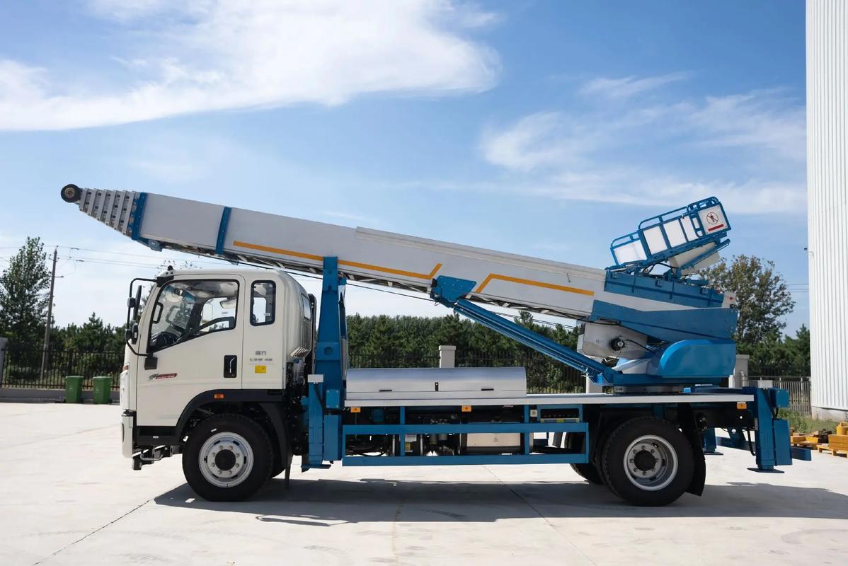 公安云梯上料车租赁费用