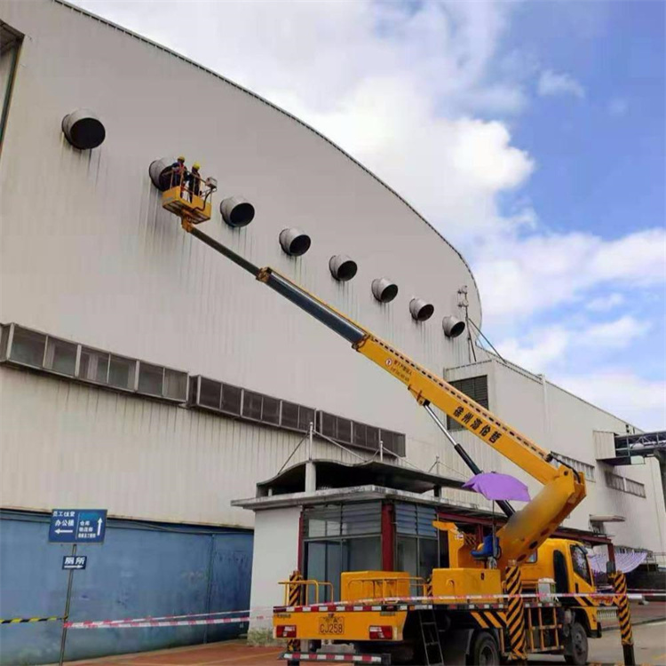 公安高空作业车出租服务：专业广告牌安装解决方案