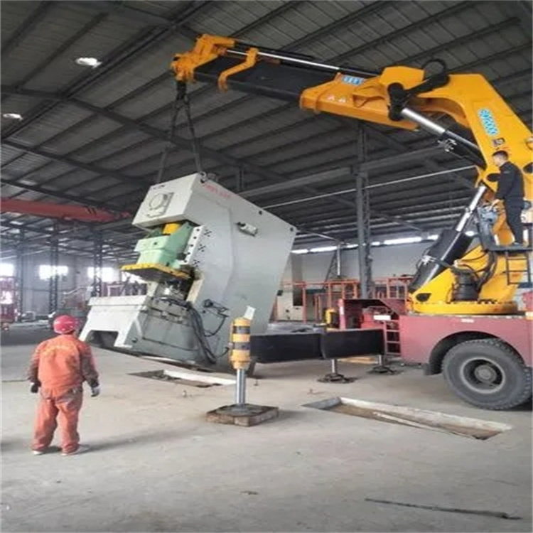 公安80吨折臂吊车出租附近电话