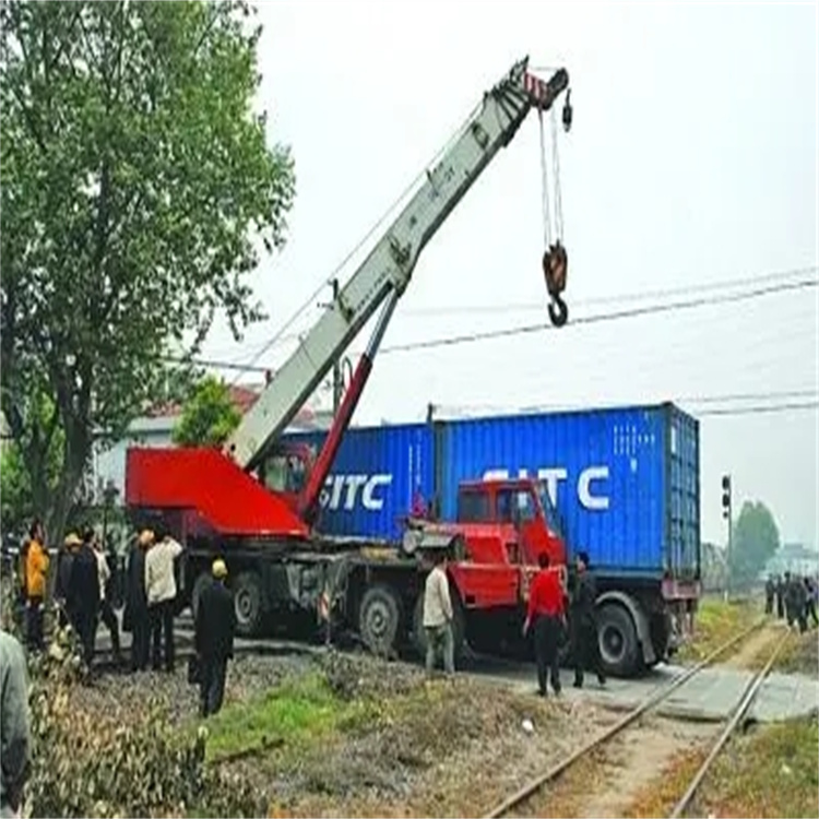 公安如何快速找到附近的吊车救援公司