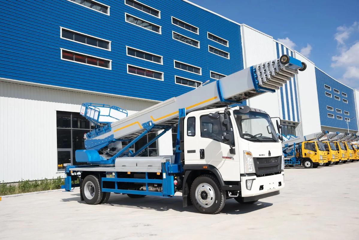 公安出租云梯车高空作业车 建筑垃圾搬运